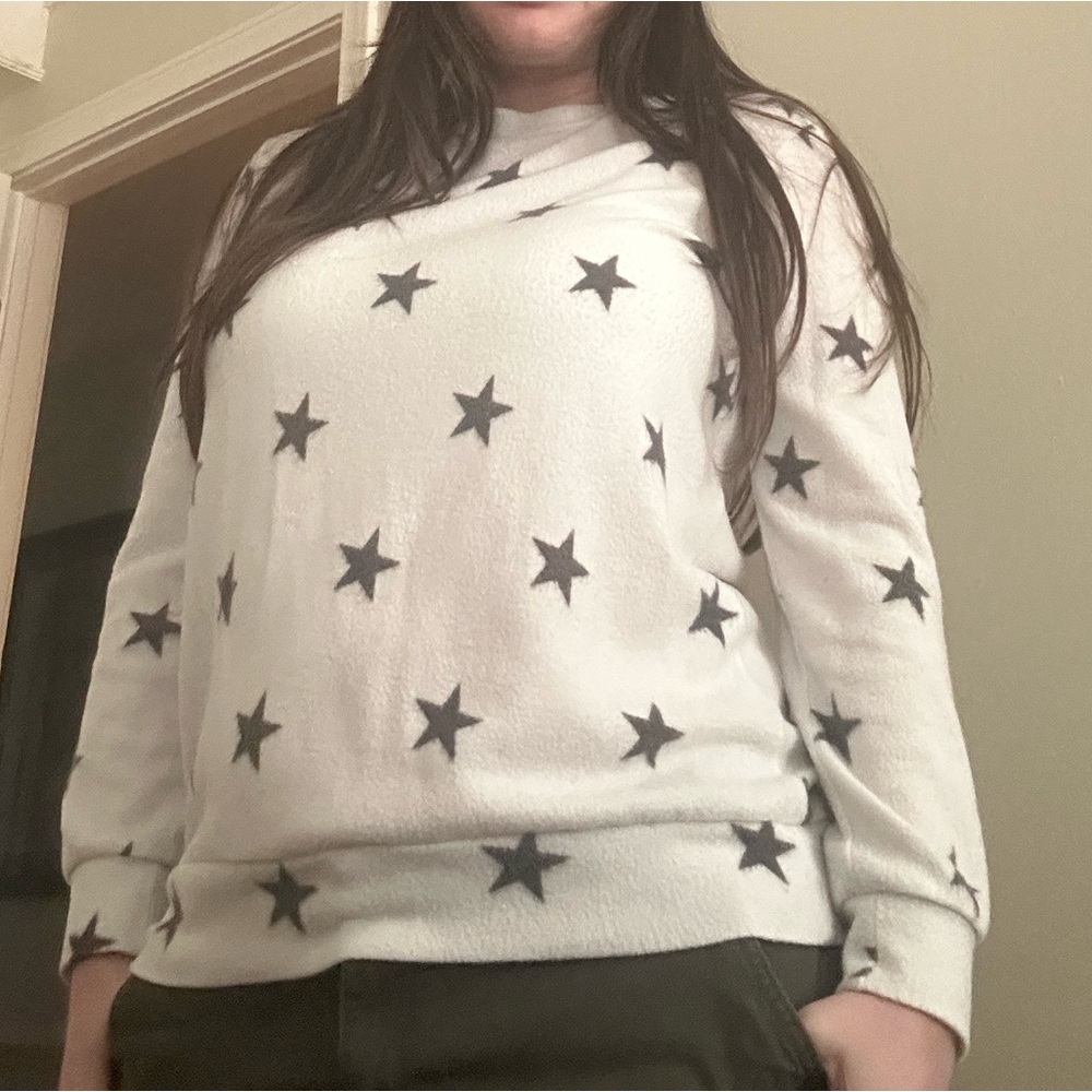 Medium White Sweater with Gray Stars